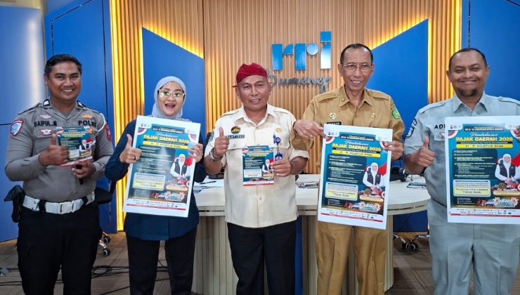 Satlantas Polresta Sumenep dan Bapenda Bahas Pembebasan Pajak Daerah 2026 di RRI