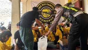 Jumat Berkah, Satlantas Polresta Sumenep Sapa Komunitas Ojol Lokal