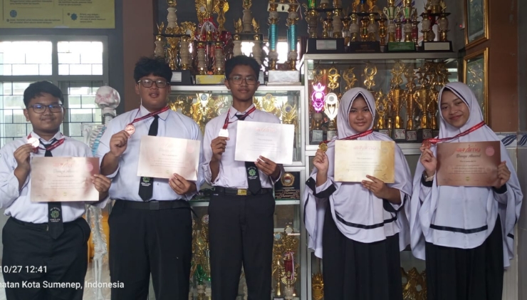 Lima Siswa SMP Integral Luqman Al Hakim Sumenep Borong Medali HKIMO 2026, Emas hingga Perunggu